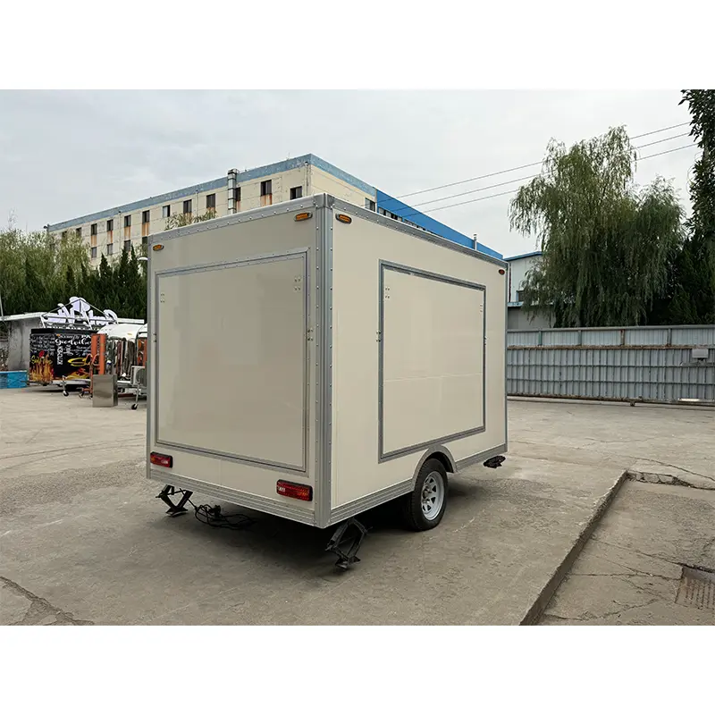 Firkantet mobil øltrailer
