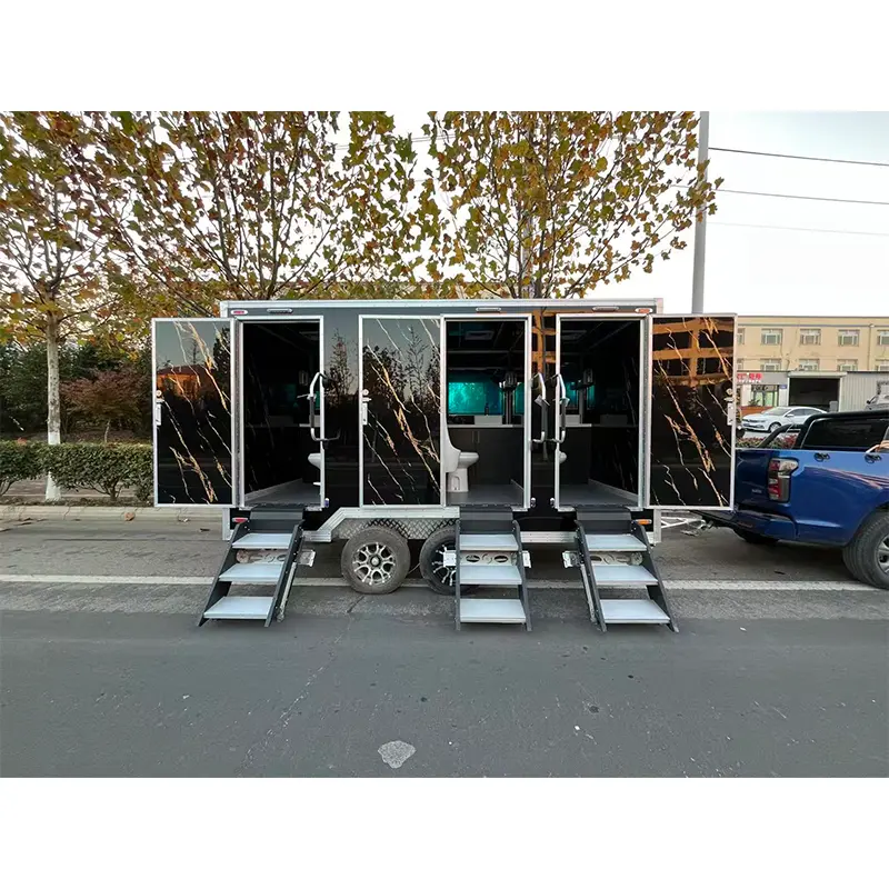 Tre stations kommerciel toilettrailer
